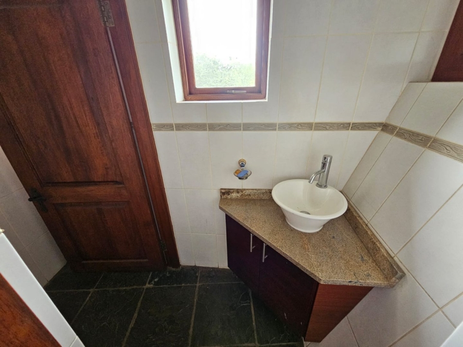 5 Bedroom Property for Sale in Boschenvaal River Front Lodges Free State